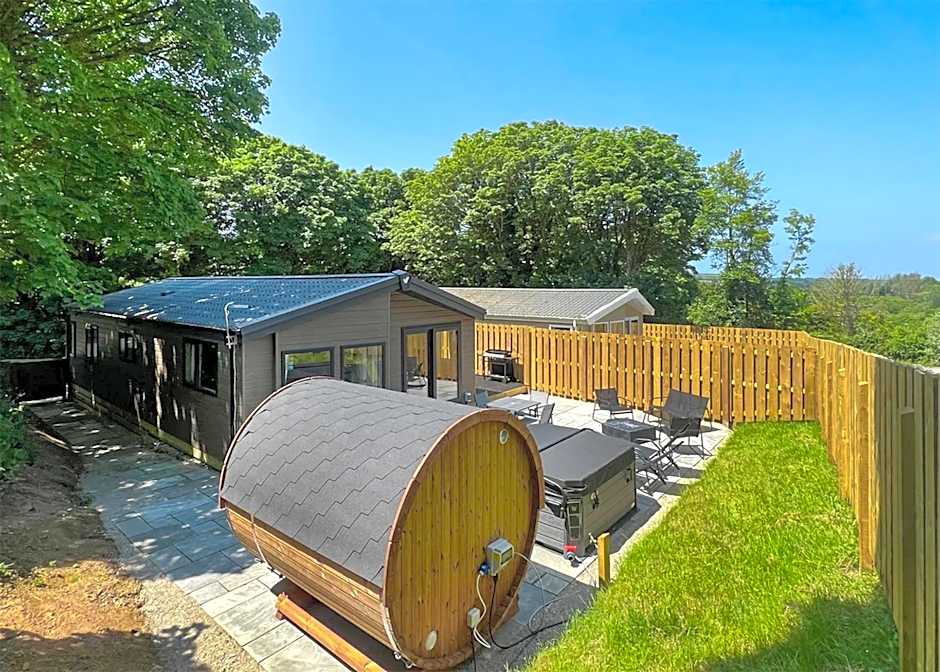 Hamlet Lodge Retreat At Calloose Holiday Park