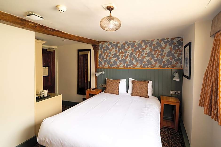 Red Lion Hotel by Greene King Inns