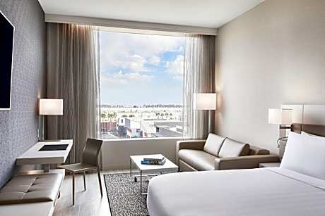 Guest room, 1 King, Sofa bed, City view