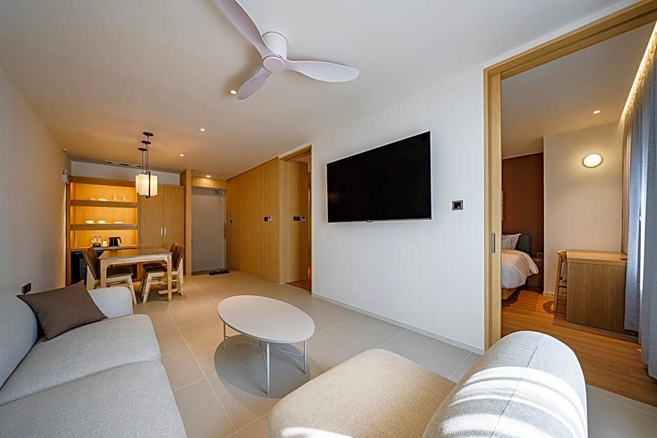 Daegu Suseong Brown Dot