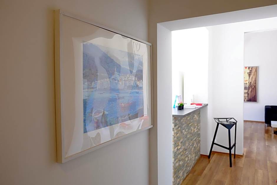 Lovecroatia Zagreb-'Paxnest' HOSTEL, No party! Cozy and quiet! Separated Men and women's Dormitory and Shower room! Indoor shoes provided! Lower beds with curtains for privacy! Maximum 4-5 beds per room! Fully prepared bed sheets! Have Laundry shop