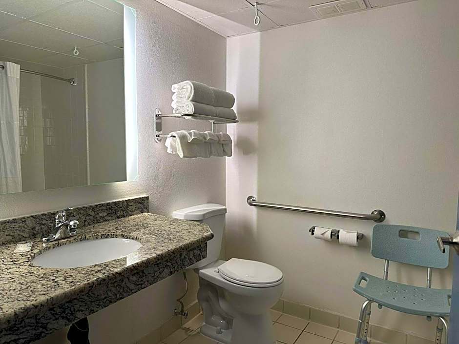 Quality Inn & Suites Everett
