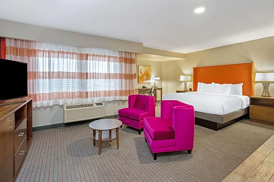 La Quinta Inn & Suites by Wyndham Seattle-Federal Way