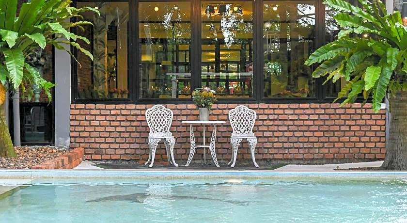 Aranta Airport Hotel