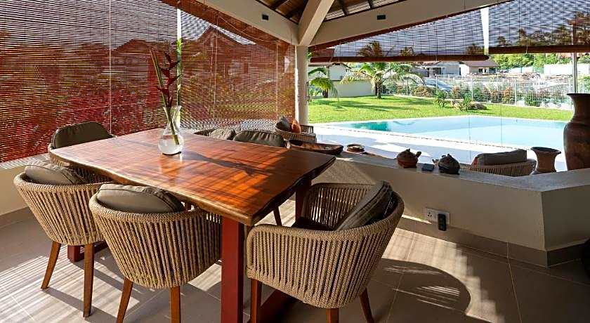 Sunset Valley Holiday Houses