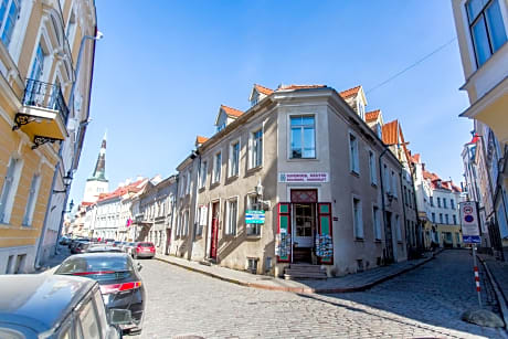 Old Town Hostel Alur