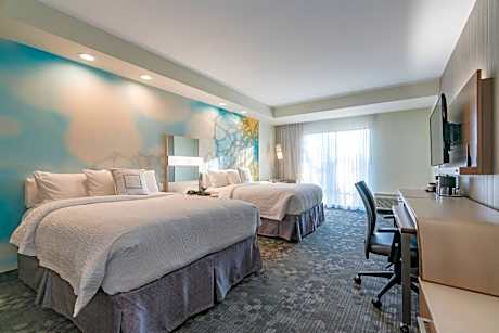 Studio with Two Queen Beds, Bathtub and Sofa Bed - Mobility Access