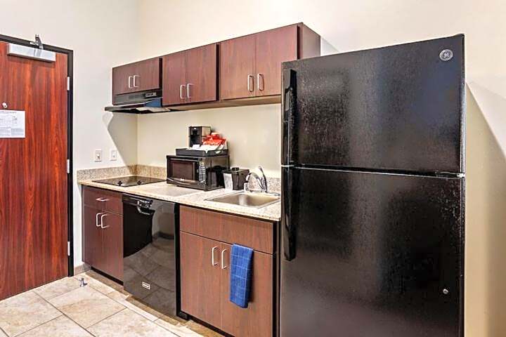 Cobblestone Inn & Suites-Fremont