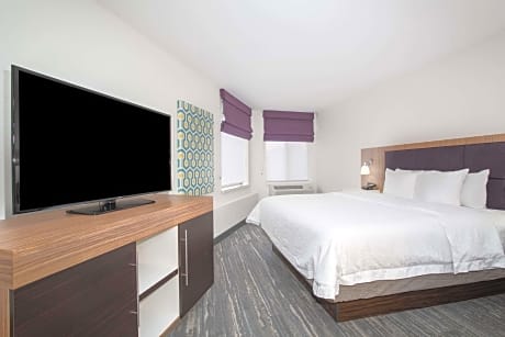 1 King Bed Studio Suite W/ Sofabed Nonsmoking