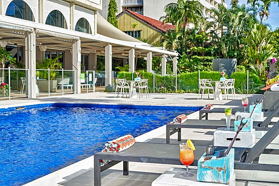 Cairns Harbourside Hotel