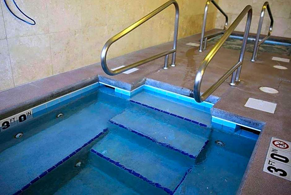 AmericInn by Wyndham Denver Airport