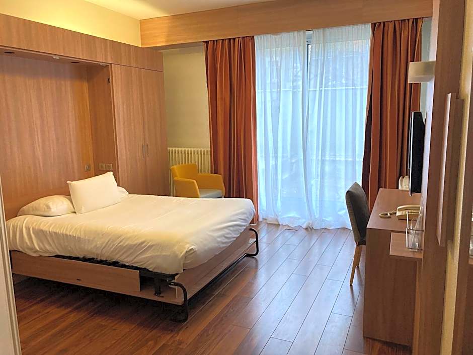 Kyriad Hotel Tours Centre