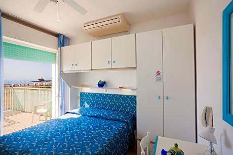 Double or Twin Room with Terrace and Sea View