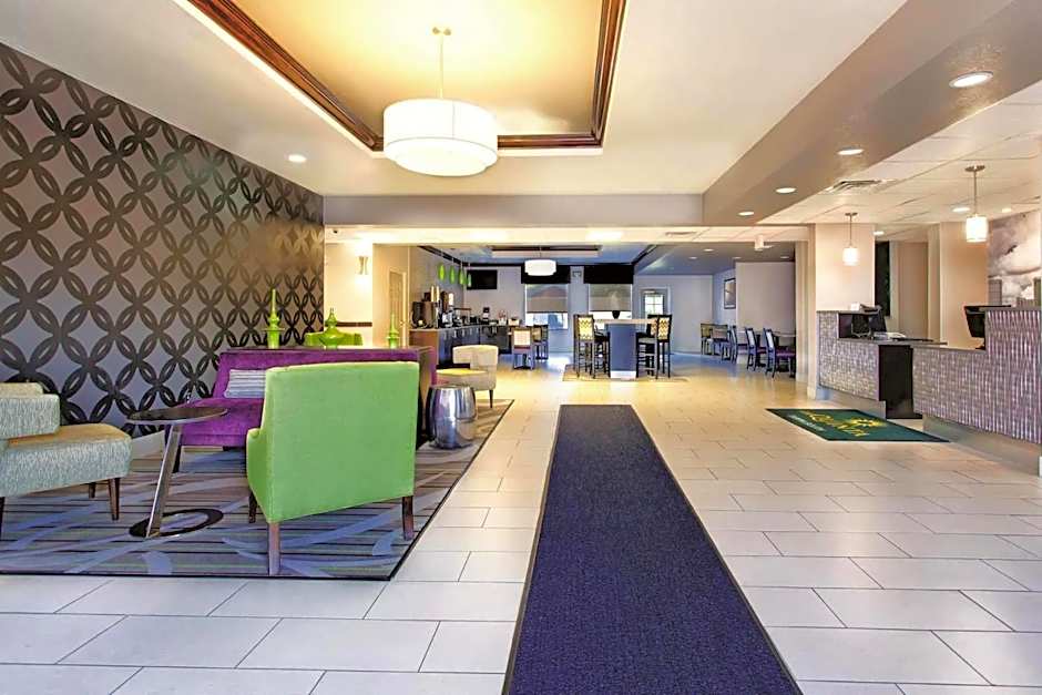 La Quinta Inn & Suites by Wyndham Tampa South