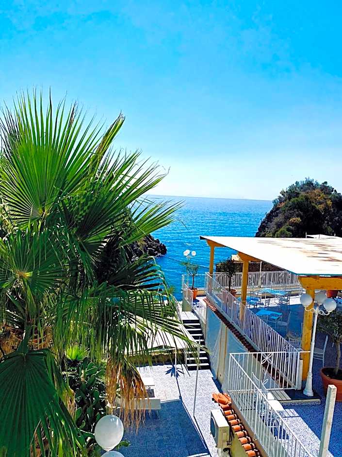 Strand Hotel Delfini