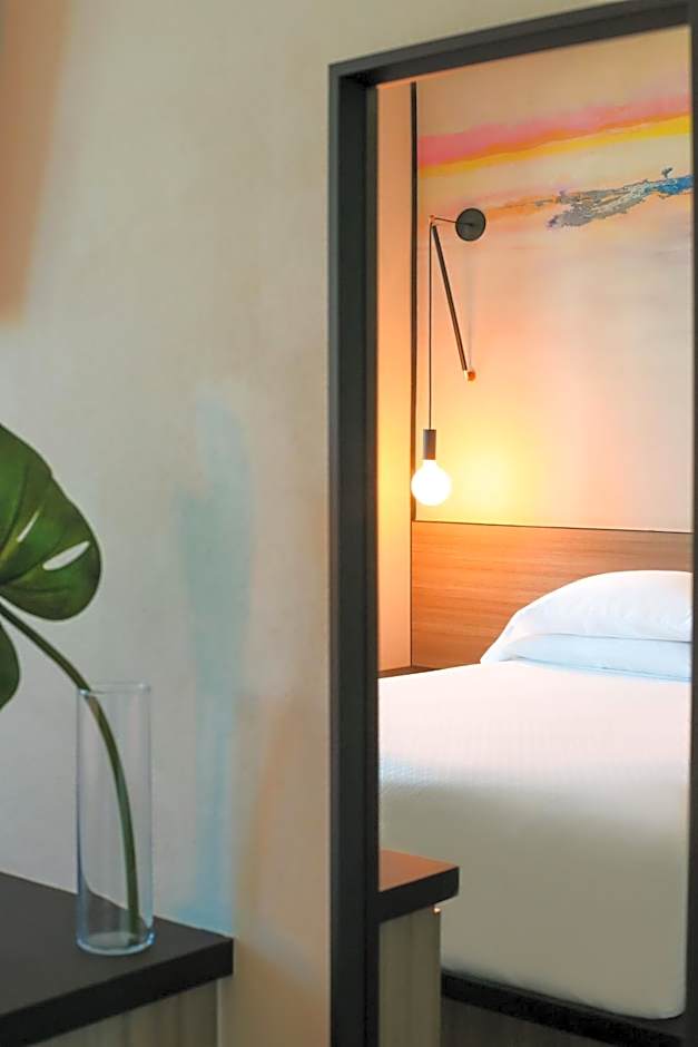 The Tryst Beachfront Hotel