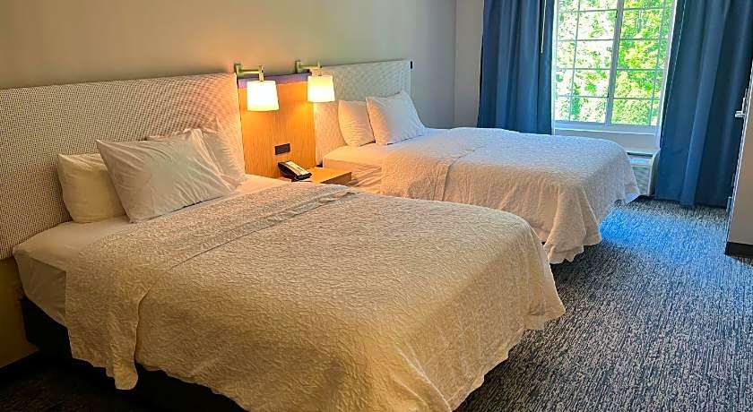 Garner Hotel Mahwah By IHG