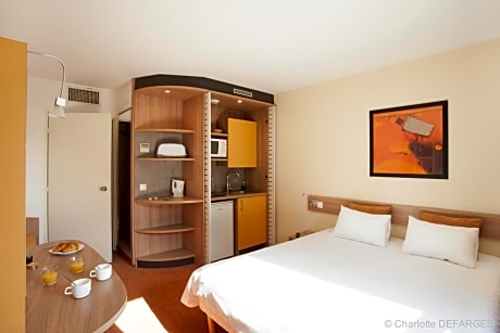 Comfort Suite - 1 Double Bed