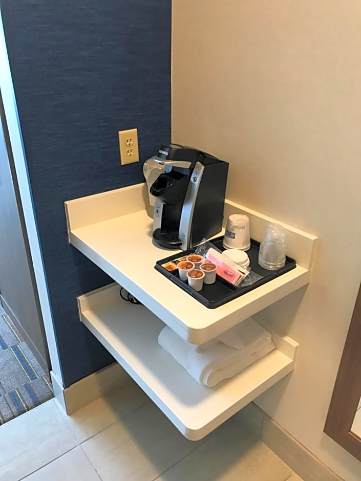 Holiday Inn Express & Suites Pittsburgh - Monroeville By IHG