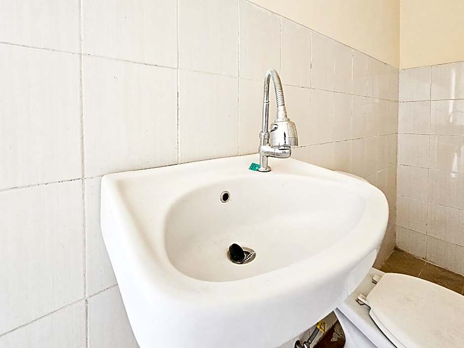 Hasana Guest House Syariah near Royal Plaza RedPartner