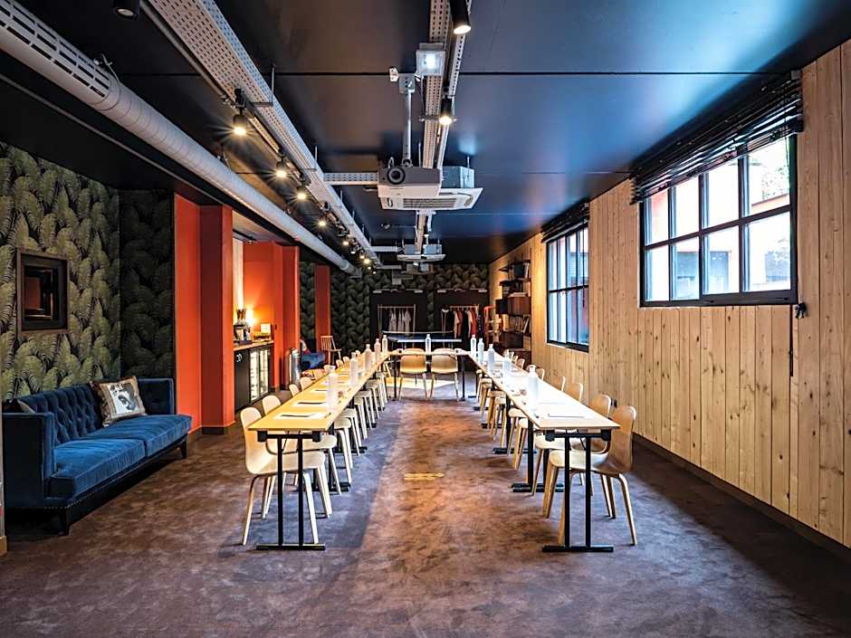 MOB HOTEL Paris Les Puces