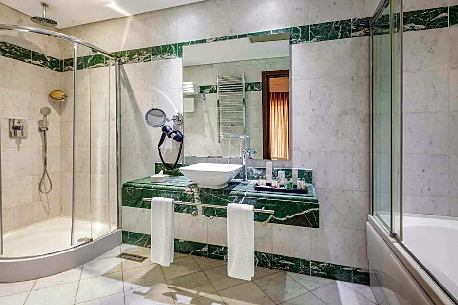 Hotel Çelik Palas Convention Center & Thermal SPA