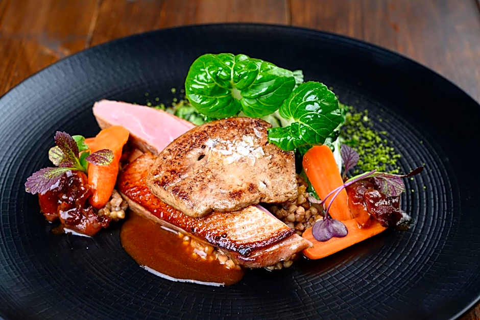 Parizs Garden Apartments