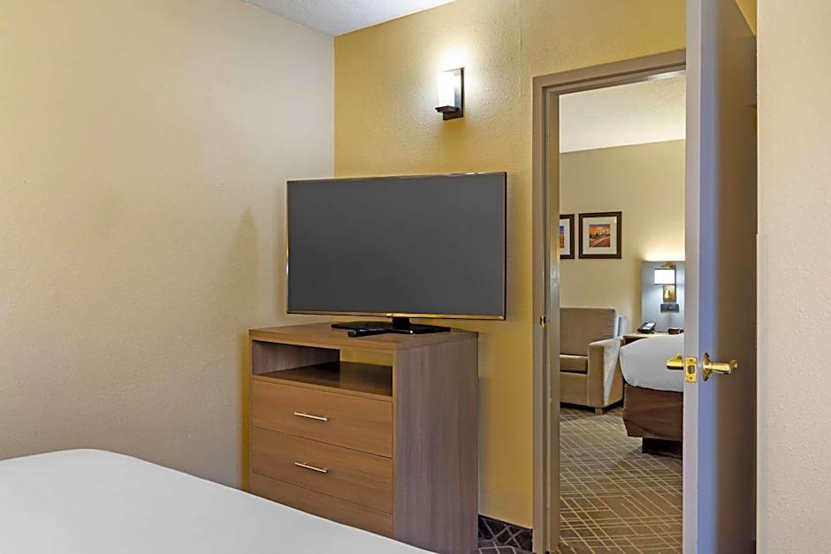 Comfort Suites Hanes Mall
