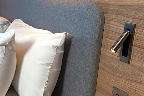 Room allocated on Arrival with Free Hot Breakfast