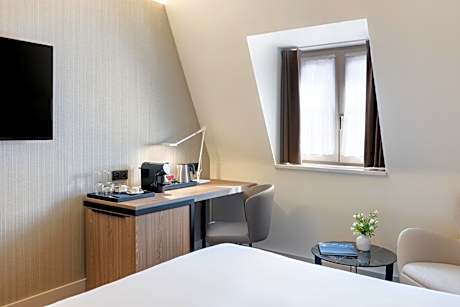 Standard Double or Twin Room with View