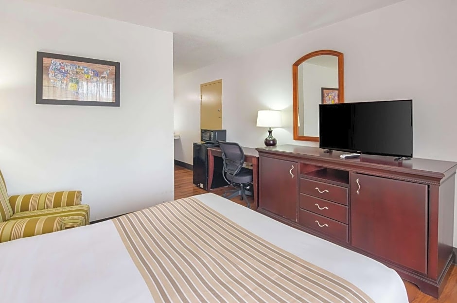 Econo Lodge Marion I-81