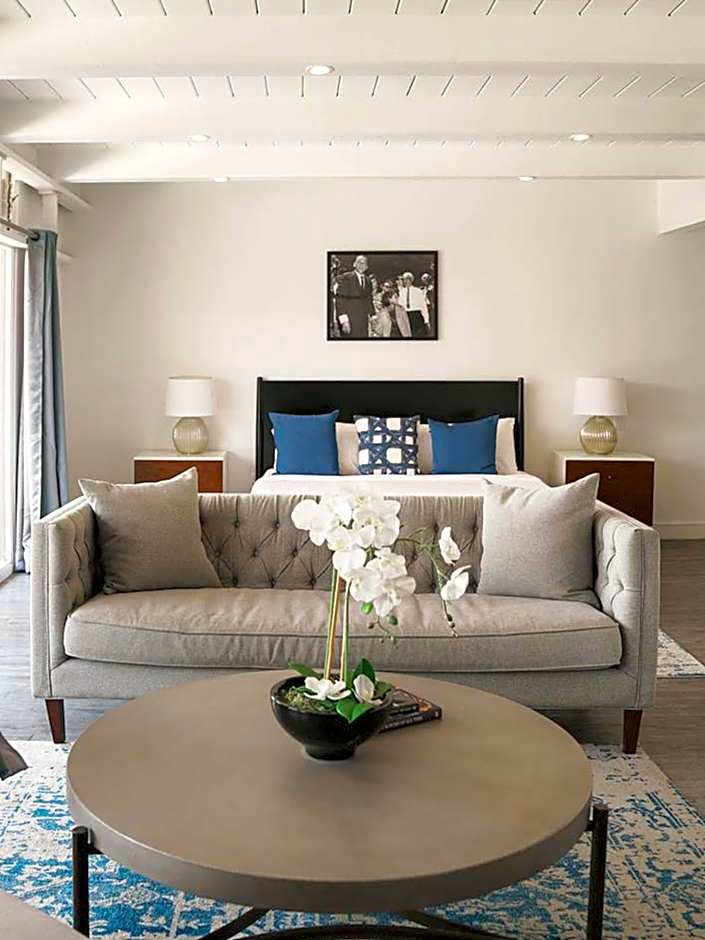 Hollywood Hills Hotel