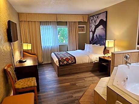 Queen Suite with Spa Bath- Non-SMoking