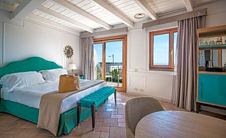 Superior Double or Twin Room with Partial Sea View