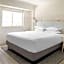 Hampton by Hilton Grand Cayman Seven Mile Beach