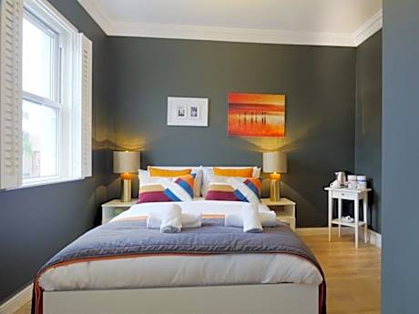 King-Ensuite with Shower