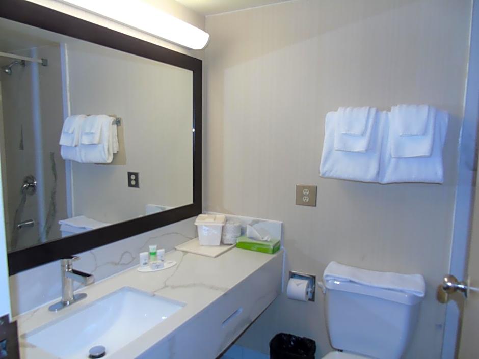 Ramada on the Bay Conference Resort Belleville