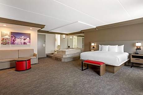 Executive King Suite - Non-Smoking