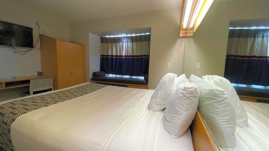 Microtel Inn & Suites by Wyndham Ardmore