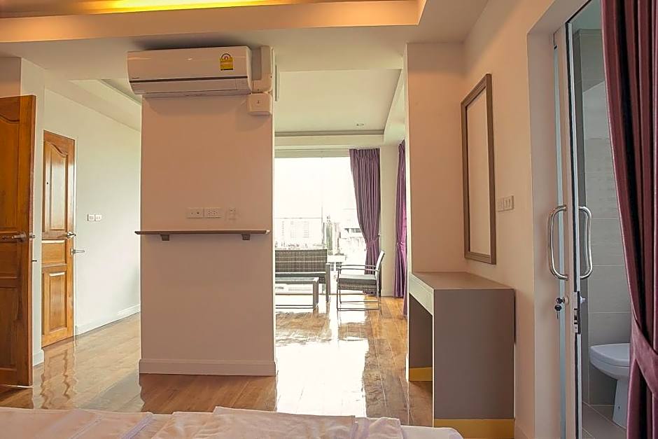 S.E.T Thanmongkol Residence