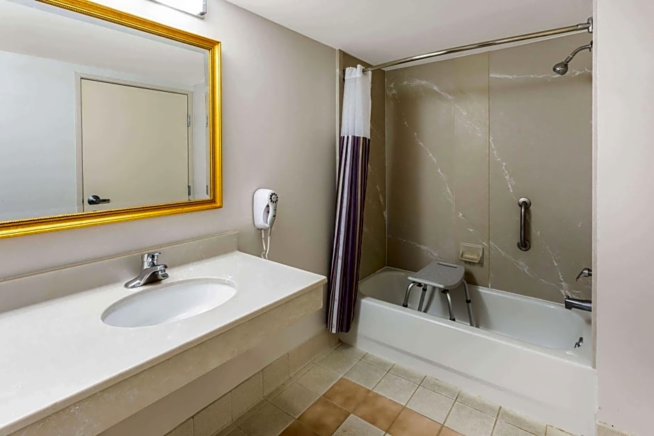 La Quinta by Wyndham Madison American Center