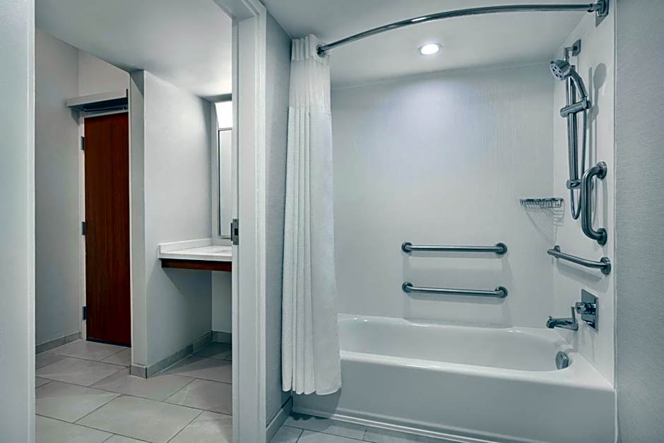 Courtyard by Marriott Mobile