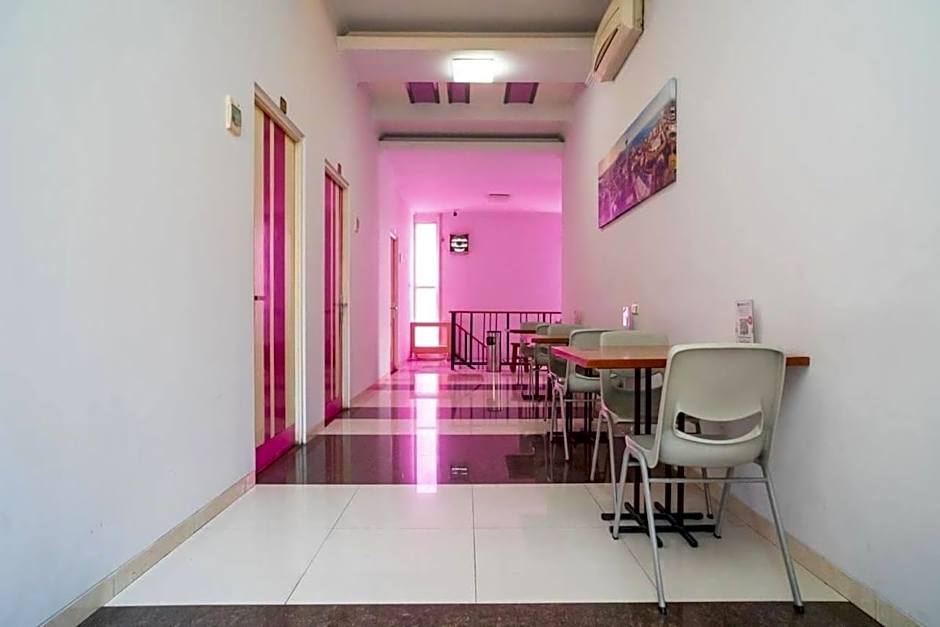 Urbanview Hotel FiFFa Kauman Malang