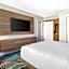 Hilton Grand Vacations on Paradise (Convention Center)