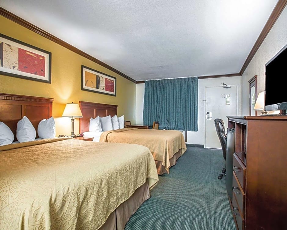 Quality Inn San Diego I-5 Naval Base