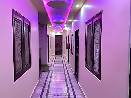 Sri Ram Mahal Guest House Near Ram Janam Bhumi