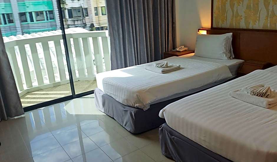 Rattana Karon Beach Hotel
