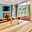Lakeside Luxury Lodges