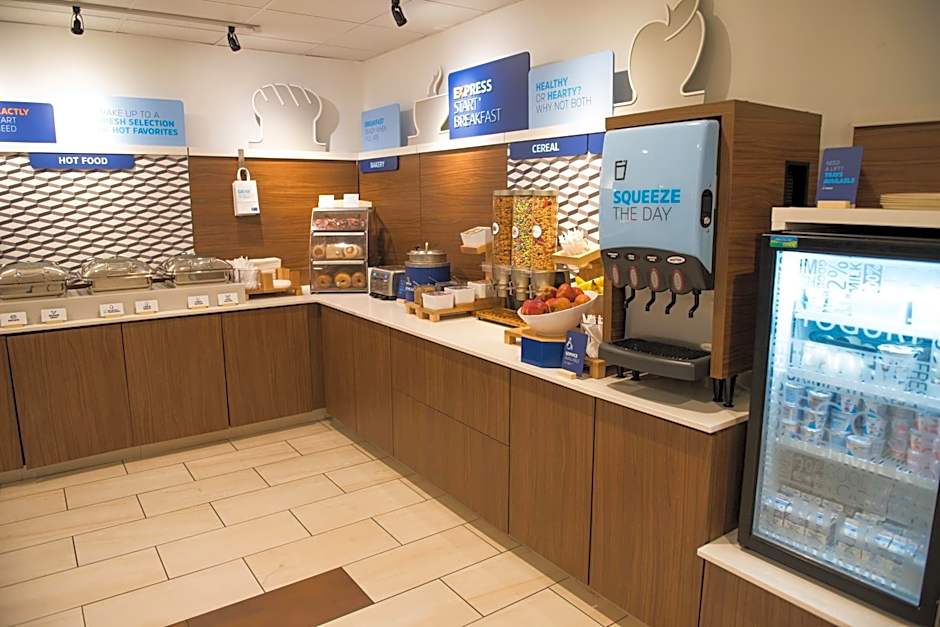 Holiday Inn Express Hotel & Suites Elkhart-South By IHG