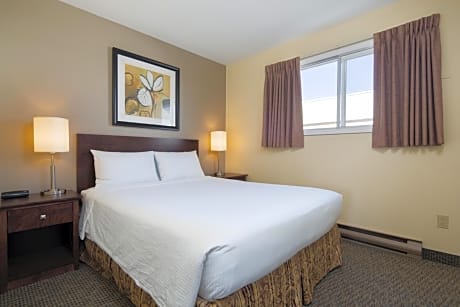 Deluxe Suite with Two Queen Beds
